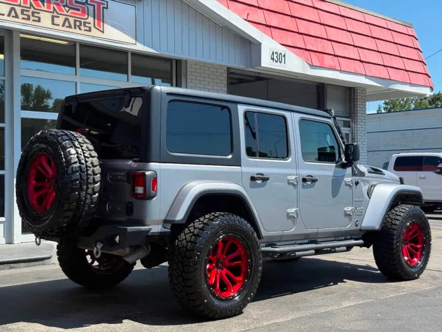 2019 Jeep Wrangler Unlimited Sahara photo 1