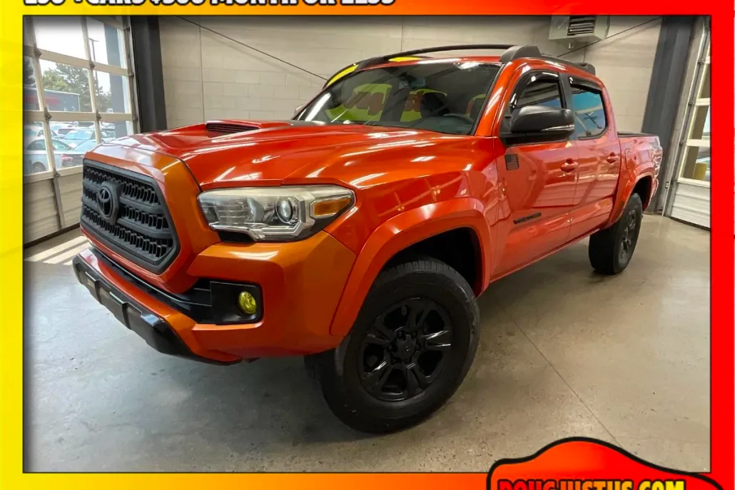 2017 Toyota Tacoma TRD Sport photo 1