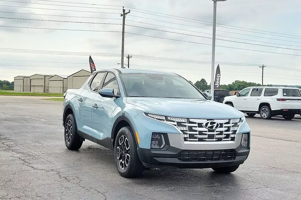 2024 Hyundai Santa Cruz SE photo 1