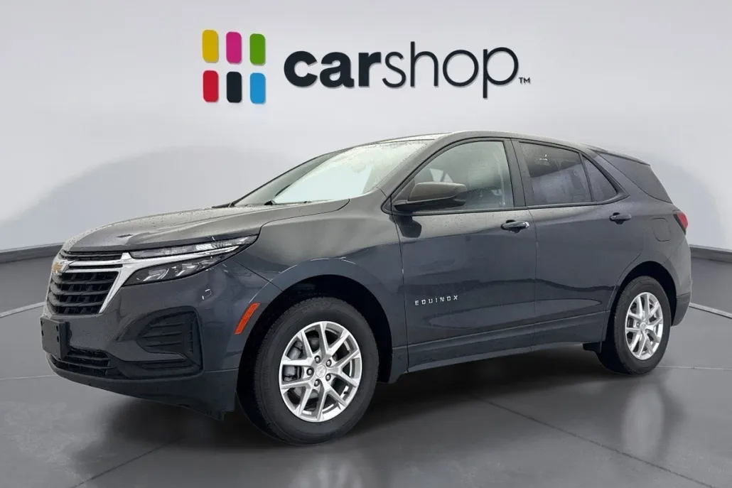 2022 Chevrolet Equinox LS photo 1