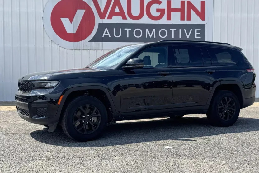 2024 Jeep Grand Cherokee Laredo photo 1