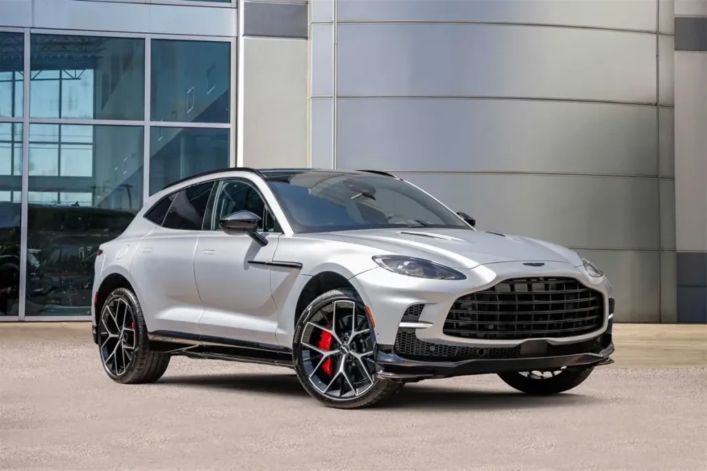 2024 Aston Martin DBX photo 1