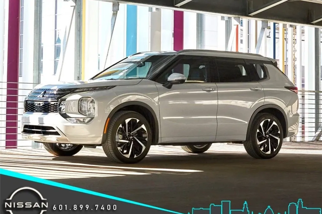 2022 Mitsubishi Outlander SE photo 1