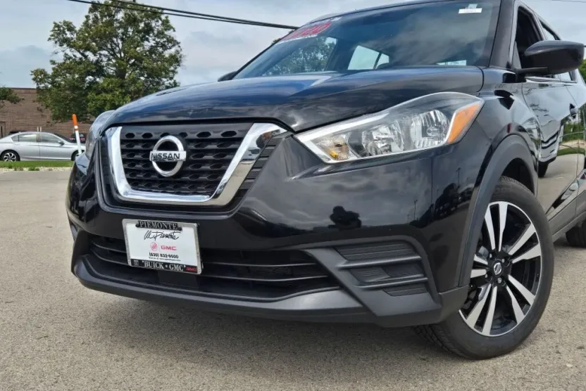 2020 Nissan Kicks SV photo 1