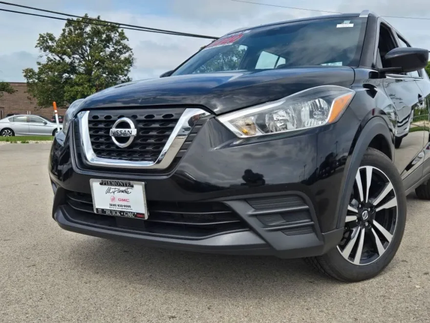 2020 Nissan Kicks SV photo 1