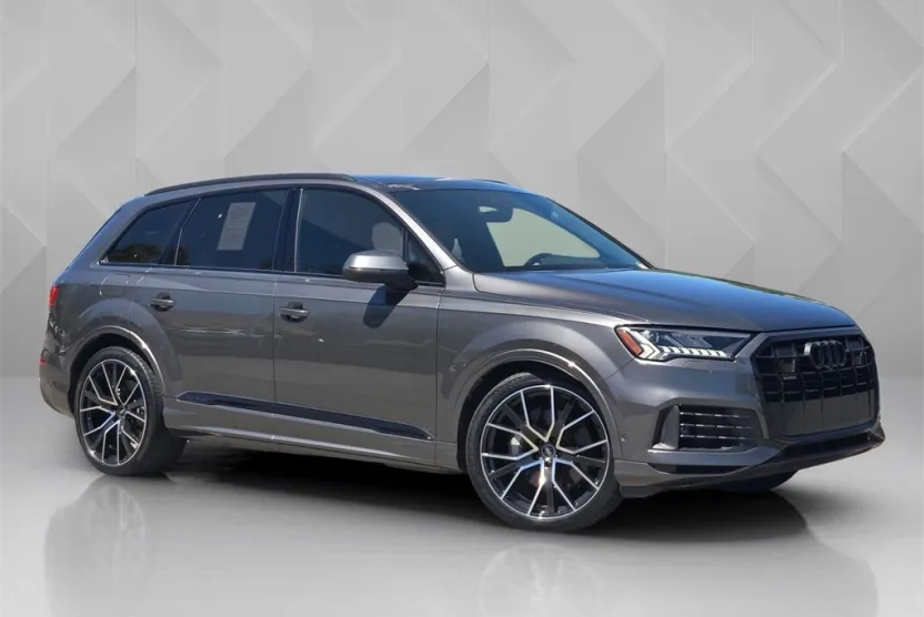 2022 Audi Q7 55 Prestige photo 1