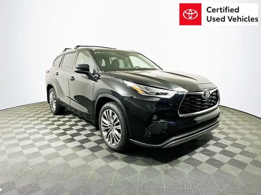2022 Toyota Highlander Platinum photo 1