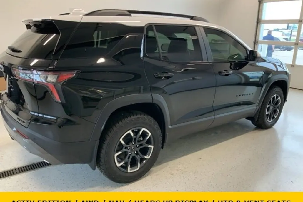 2026 Chevrolet Equinox ACTIV photo 1