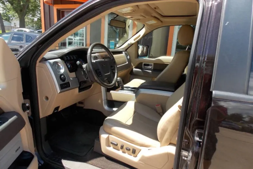 2013 Ford F-150 Lariat photo 1