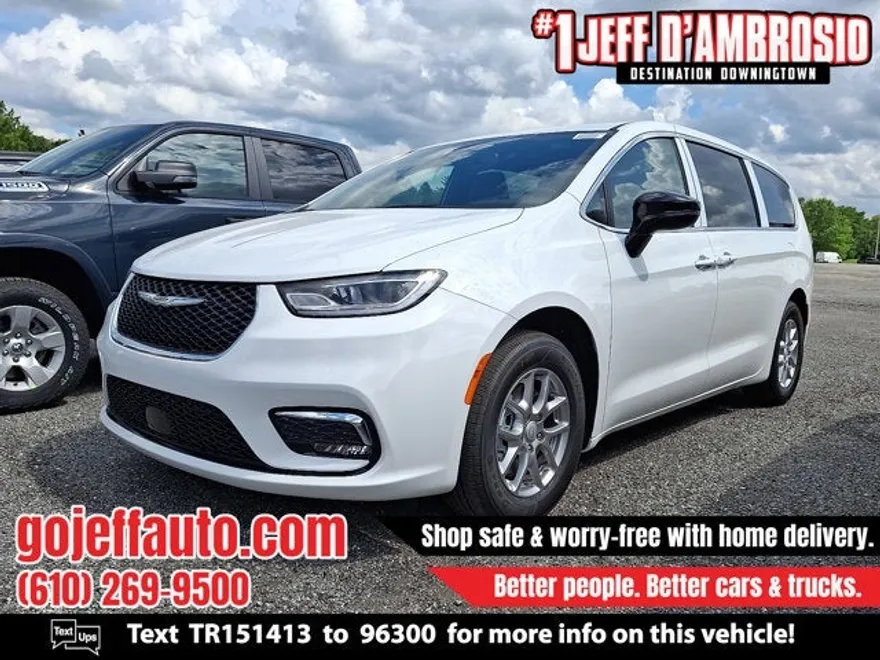 2026 Chrysler Pacifica photo 1
