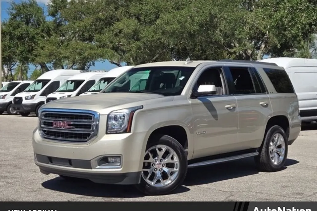 2017 Gmc Yukon SLE photo 1