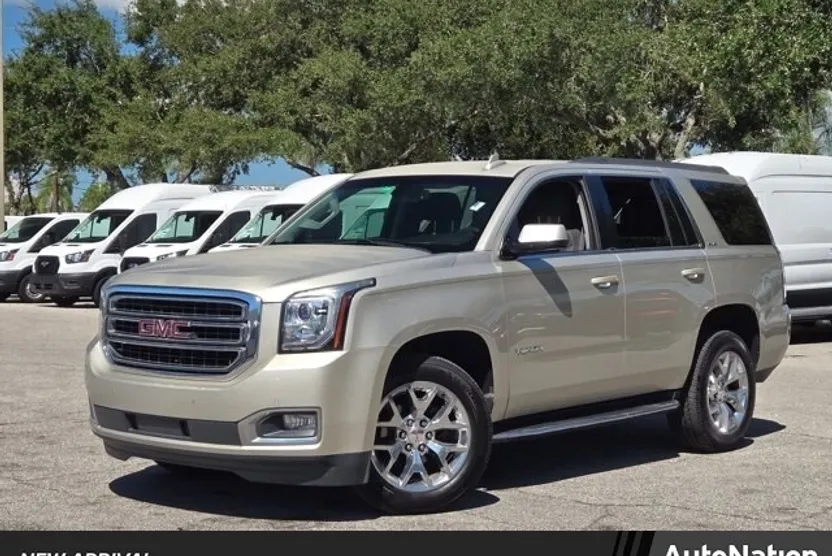 2017 Gmc Yukon SLE photo 1