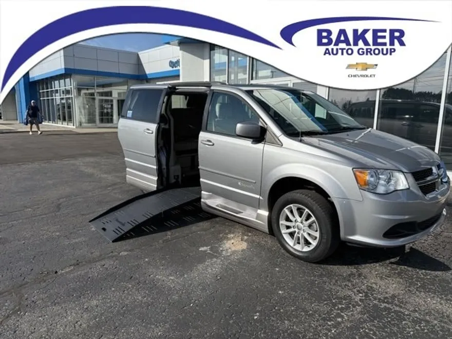 2016 Dodge Grand Caravan SXT photo 1