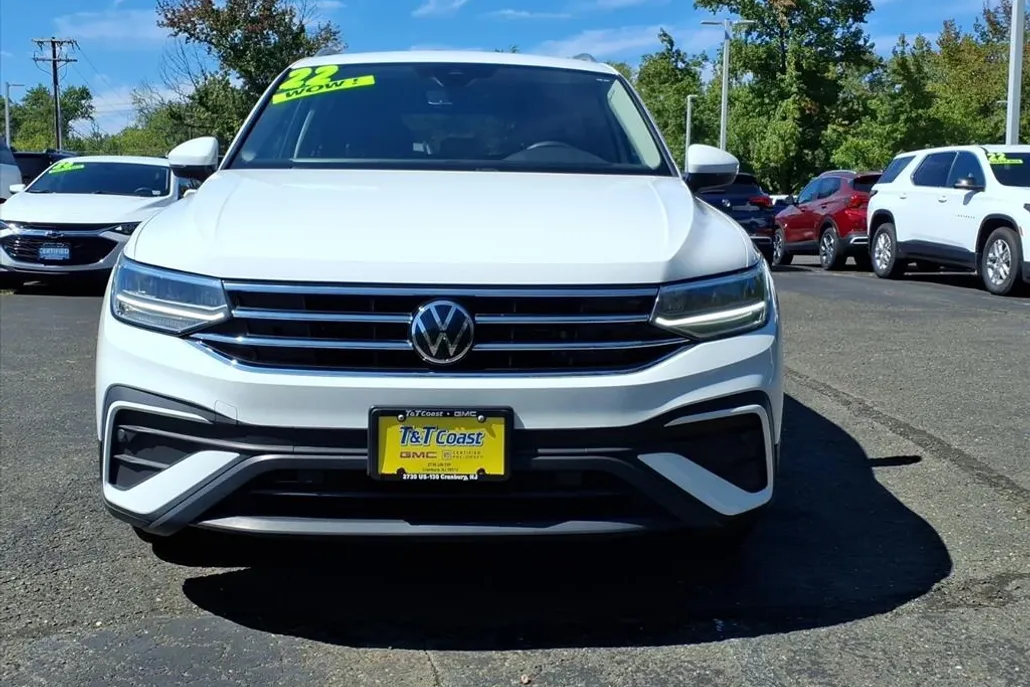 2022 Volkswagen Tiguan SE photo 1