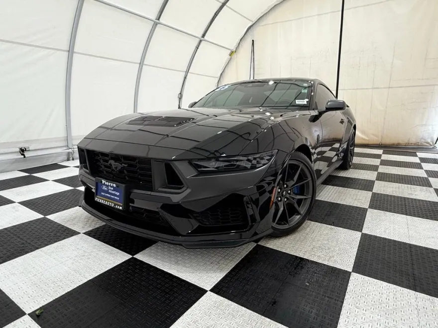 2025 Ford Mustang Dark Horse photo 1