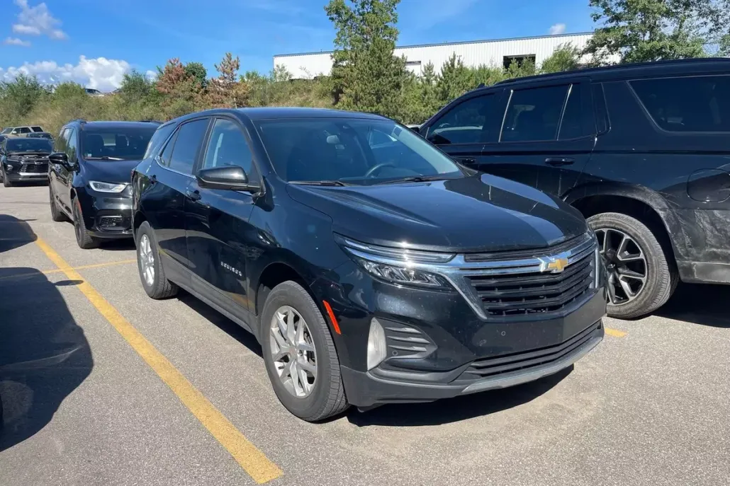 2023 Chevrolet Equinox LT photo 1