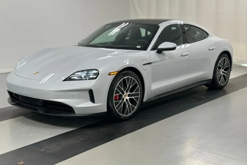 2025 Porsche Taycan 4S photo 1