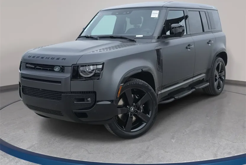 2025 Land Rover Defender 110 V8 photo 1