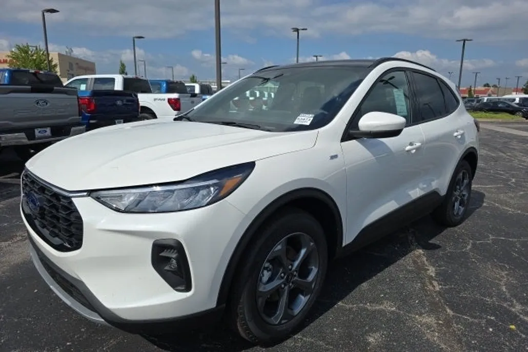 2025 Ford Escape Hybrid ST-Line Select photo 1