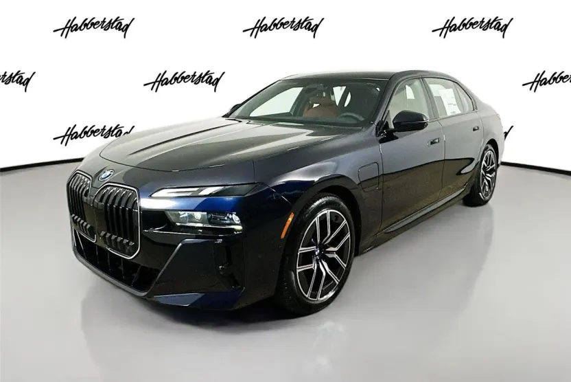 2026 Bmw 750e photo 1