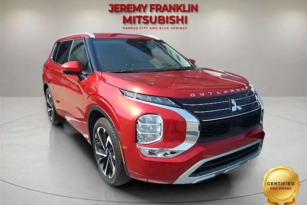 2024 Mitsubishi Outlander SEL photo 1