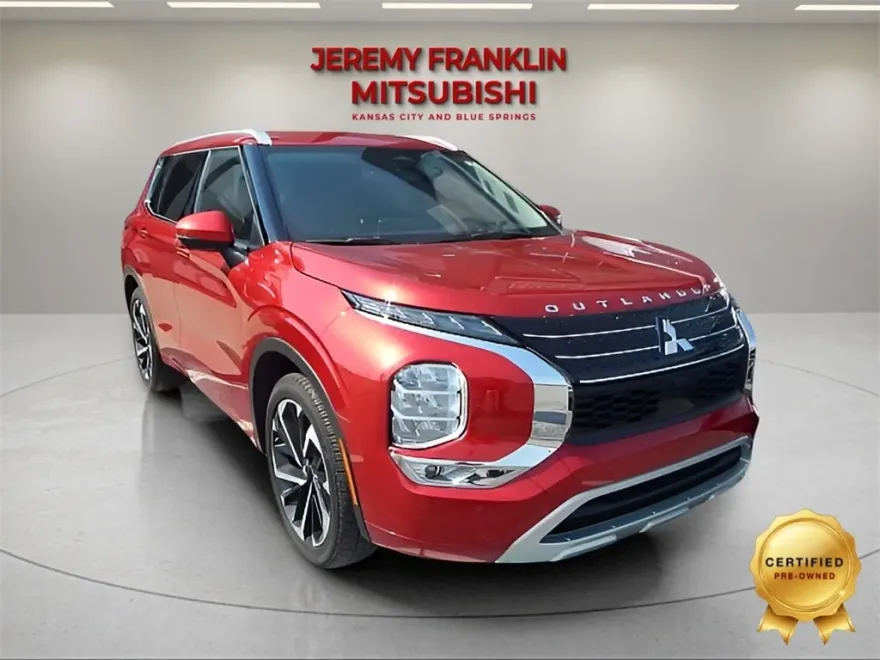 2024 Mitsubishi Outlander SEL photo 1