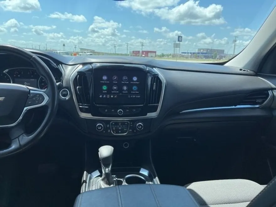 2021 Chevrolet Traverse Cloth photo 1