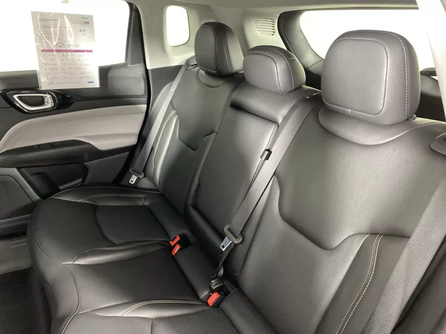 2022 Jeep Compass Limited photo 1