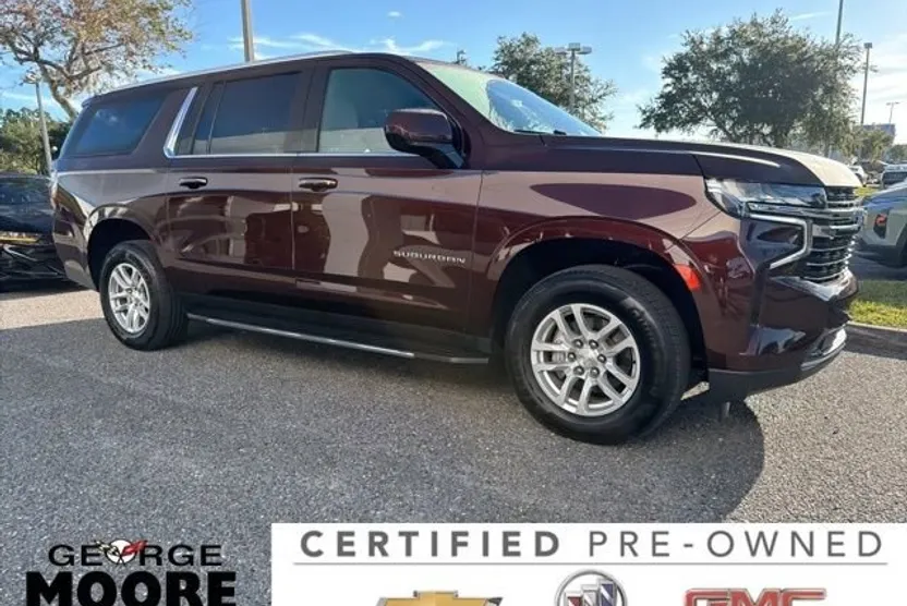 2023 Chevrolet Suburban LT photo 1