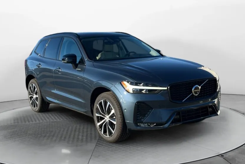 2025 Volvo XC60 B5 Plus photo 1