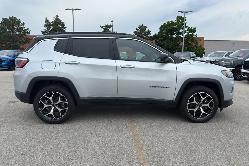2025 Jeep Compass Limited photo 1