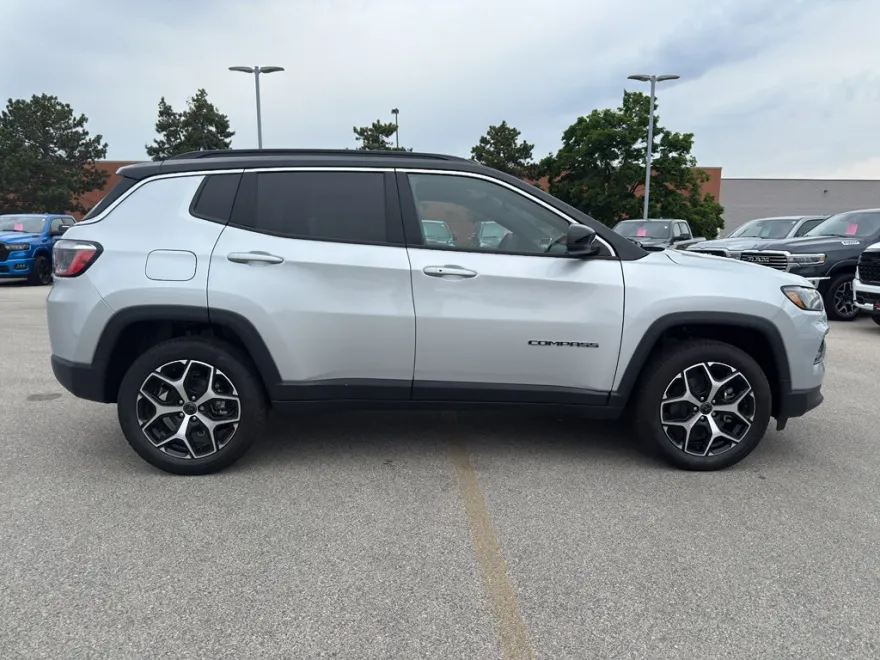 2025 Jeep Compass Limited photo 1