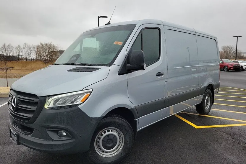 2025 Mercedes Benz Sprinter 2500 photo 1