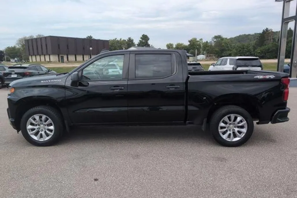 2019 Chevrolet Silverado 1500 Custom photo 1