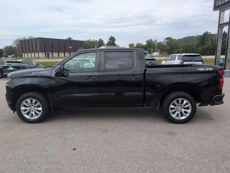 2019 Chevrolet Silverado 1500 Custom photo 1