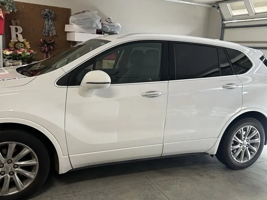 2019 Buick Envision Essence photo 1