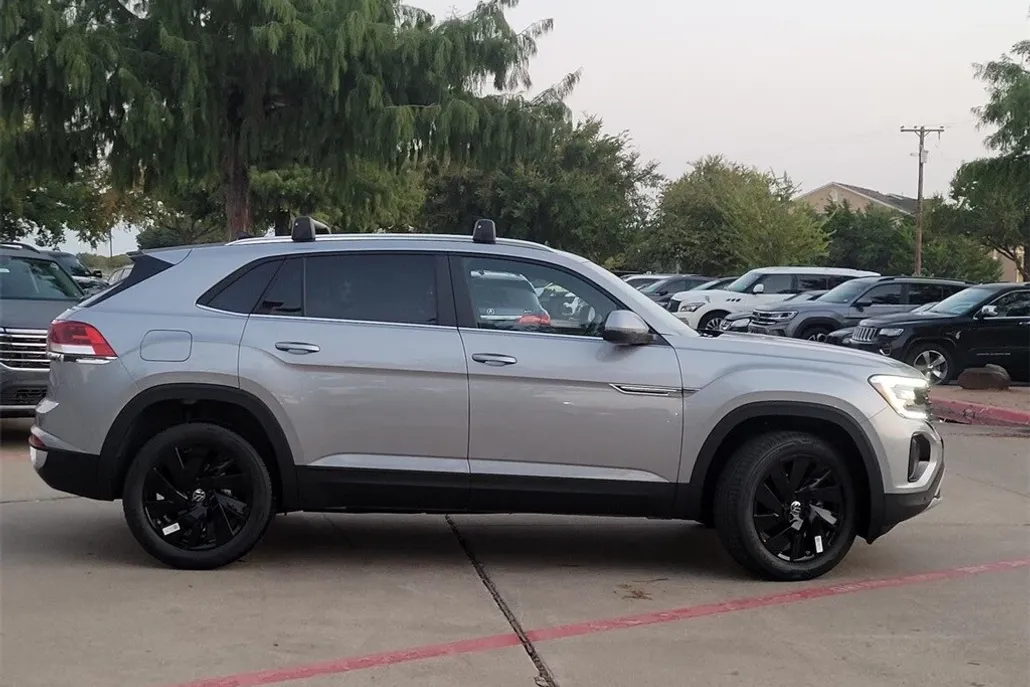 2026 Volkswagen Atlas Cross Sport SE Technology photo 1