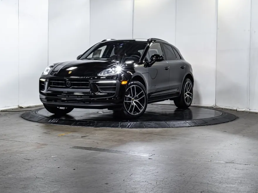 2025 Porsche Macan T photo 1