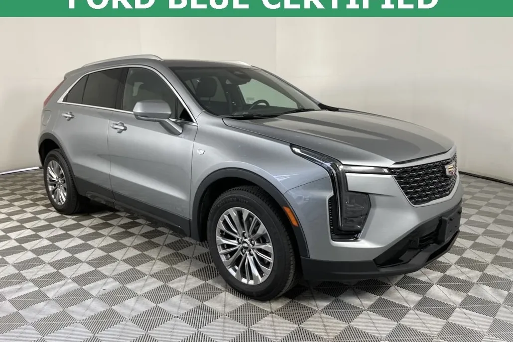 2024 Cadillac XT4 Premium Luxury photo 1