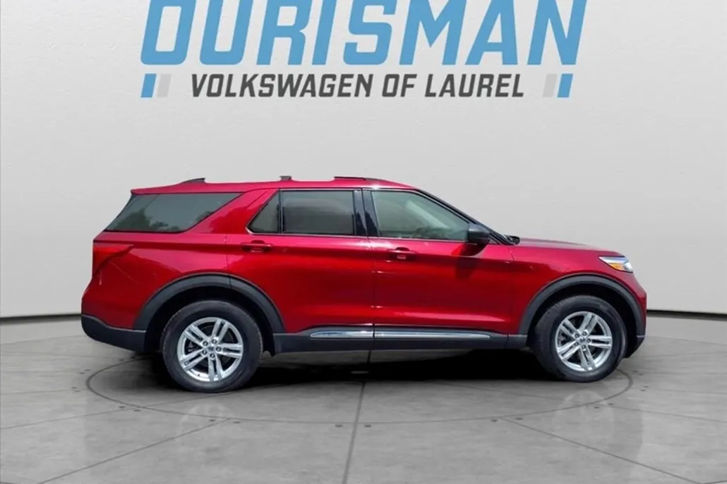 2022 Ford Explorer XLT photo 1