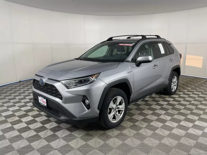 2021 Toyota RAV4 Hybrid XLE photo 1