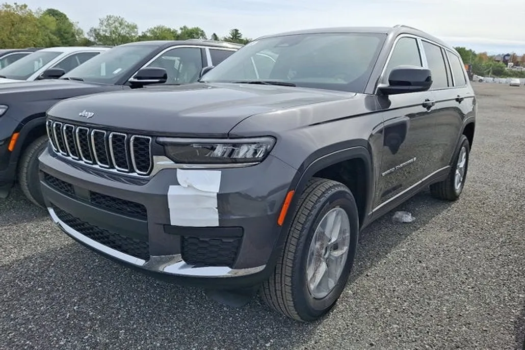 2025 Jeep Grand Cherokee Laredo X photo 1