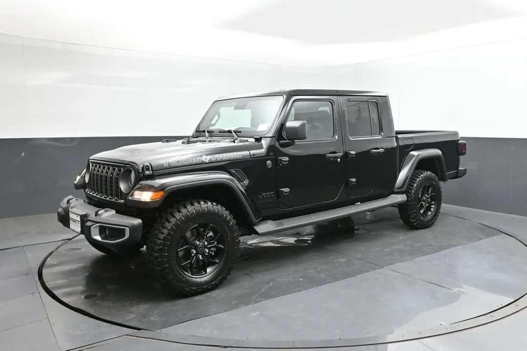 2025 Jeep Gladiator Sport photo 1