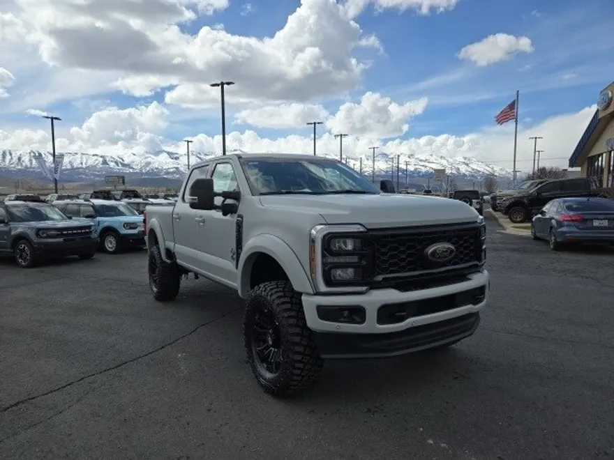 2025 Ford F-250 Lariat photo 1