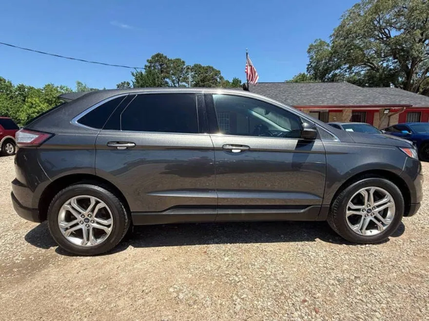 2016 Ford Edge Titanium photo 1