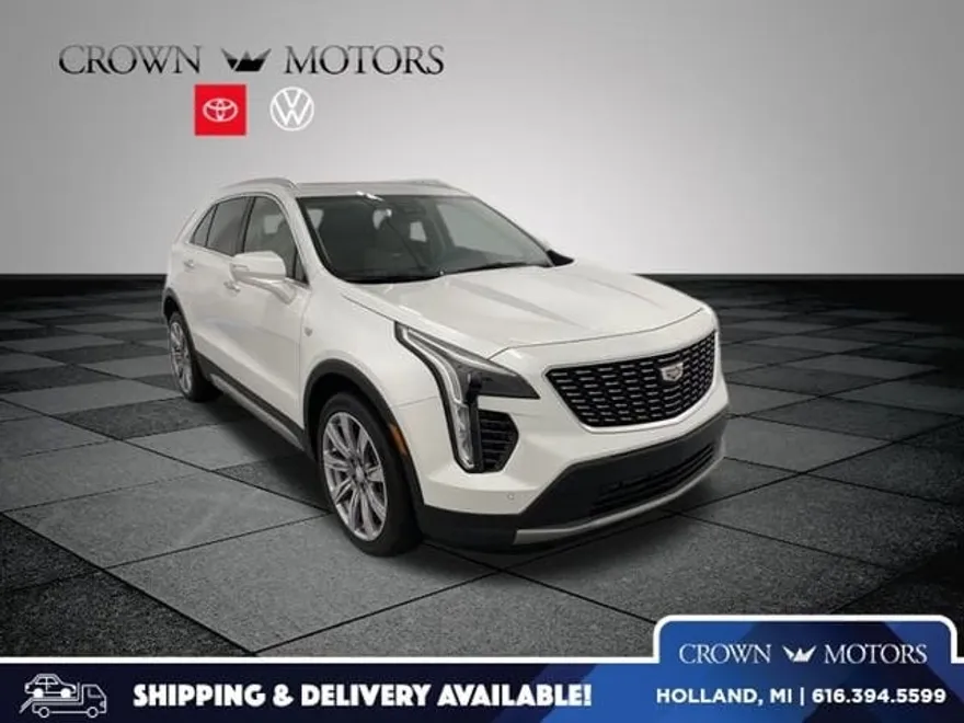 2021 Cadillac XT4 Premium Luxury photo 1
