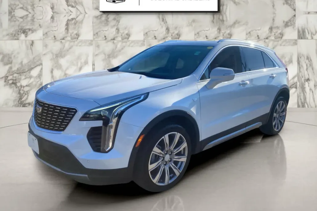 2023 Cadillac XT4 Premium Luxury photo 1