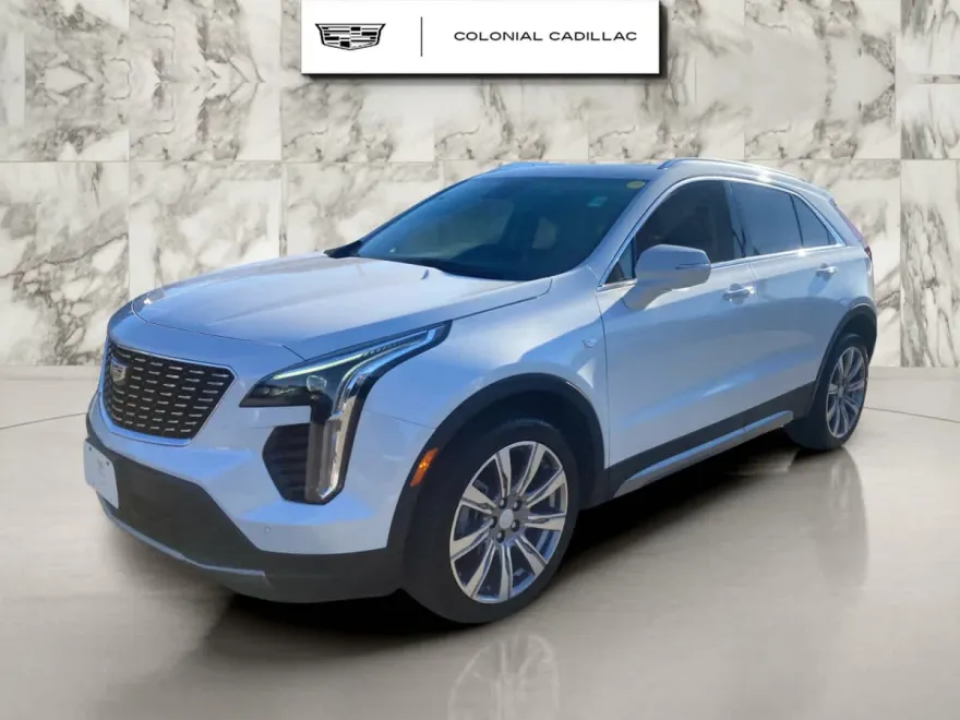 2023 Cadillac XT4 Premium Luxury photo 1