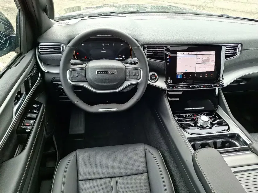 2025 Jeep Wagoneer L Series II photo 1