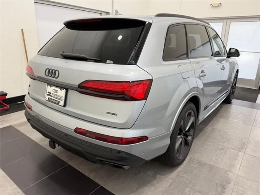 2025 Audi Q7 55 Prestige photo 1